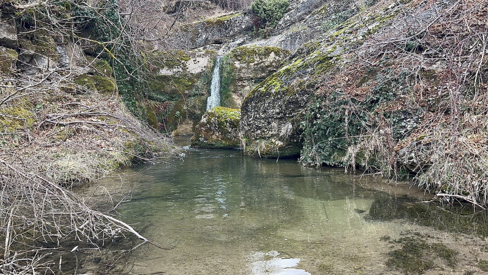 A smaller waterfall before the big one near the Kabash hiking trail